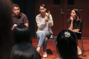 Playwright of Rumah Dayak, Nessa Anwar responding to feedback at the Guest Room reading of the work.